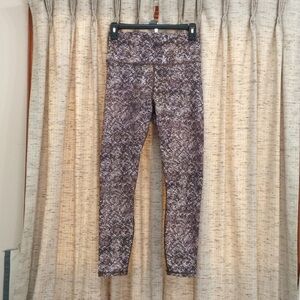 Fabletics Define Serpentine High-Waisted 7/8 Legging - Small